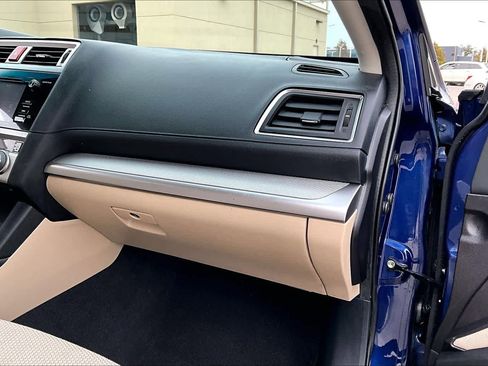 Used 2017 Subaru Outback 2.5i Premium image 18