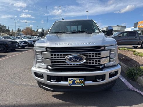 Used 2019 Ford F250 Platinum AWD/4WD image 2