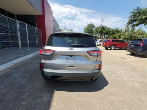Used 2022 Ford Escape SE w/ SE Sport Appearance Package FWD image 5