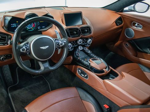 Used 2020 Aston Martin V8 Vantage Coupe RWD image 2