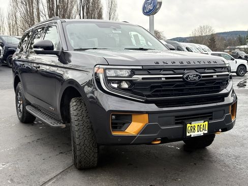 New 2026 Ford Expedition Tremor image 3