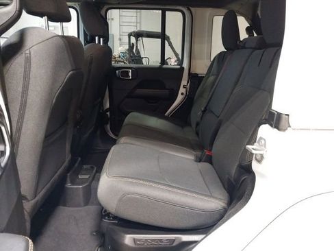 Used 2025 Jeep Wrangler Unlimited Sahara w/ Safety Group image 8