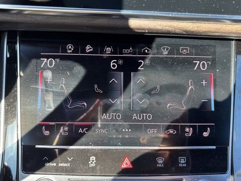 Used 2019 Audi Q8 Prestige w/ Luxury Package image 21