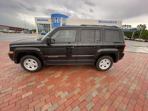 Used 2017 Jeep Patriot Sport w/ Power Value Group FWD image 12