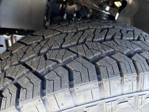 New 2026 Nissan Frontier PRO-4X w/ Pro-4x Convenience Package image 12