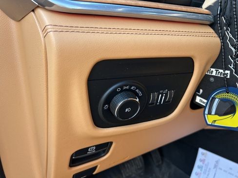 Certified 2022 Jeep Grand Cherokee Summit image 21