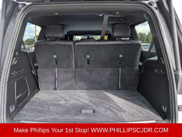 Used 2025 Jeep Wagoneer Series II AWD/4WD image 12