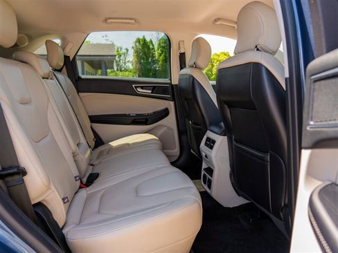Used 2018 Ford Edge Titanium w/ Equipment Group 301A AWD/4WD image 20