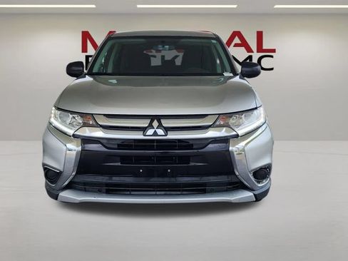 Used 2018 Mitsubishi Outlander ES FWD image 2