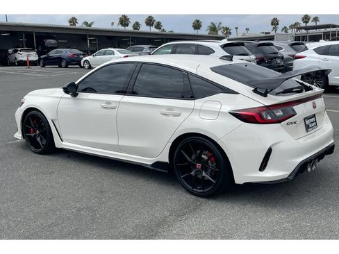 Used 2025 Honda Civic Type R image 3