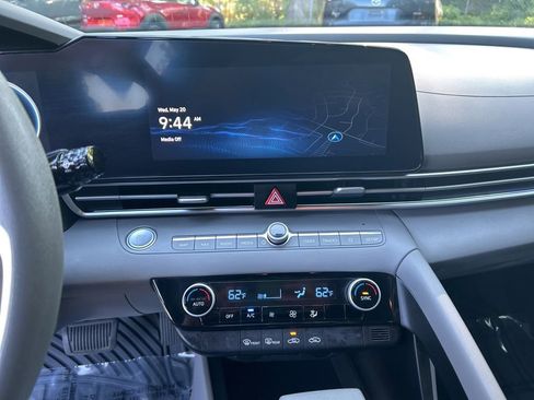 Used 2024 Hyundai Elantra SEL FWD image 17