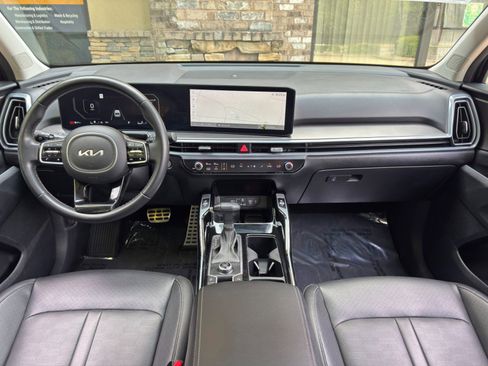 Used 2024 Kia Sorento SX image 12