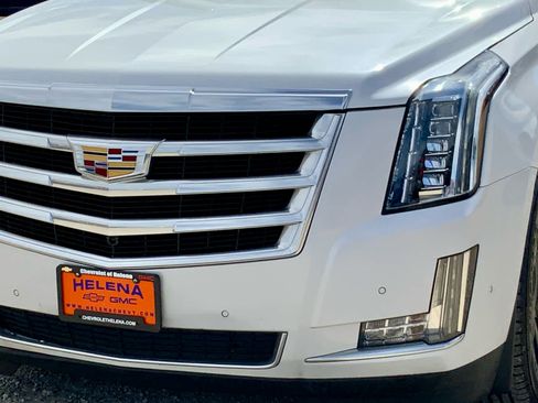Used 2020 Cadillac Escalade ESV Luxury AWD/4WD image 13