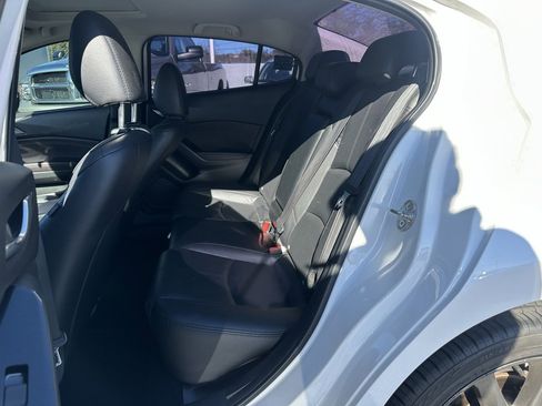 Used 2018 MAZDA MAZDA3 Grand Touring image 7