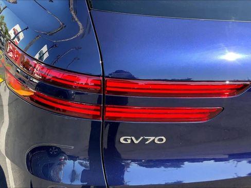 Used 2025 Genesis GV70 2.5T w/ Sport Prestige Package AWD/4WD image 28