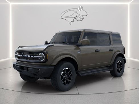 New 2026 Ford Bronco Outer Banks AWD/4WD image 2