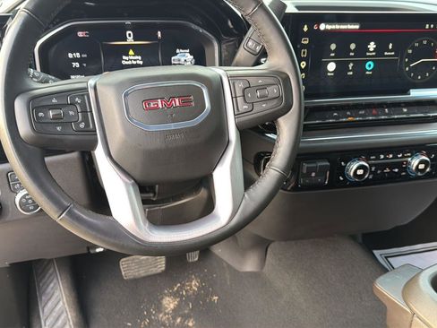 Used 2025 GMC Sierra 1500 SLT image 15