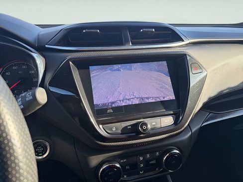 Used 2023 Chevrolet TrailBlazer RS w/ Sun and Liftgate Package image 24