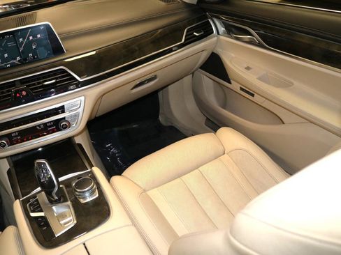 Used 2016 BMW 740i RWD image 17