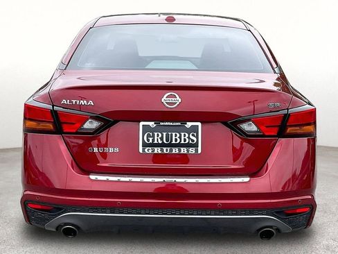 Used 2021 Nissan Altima 2.5 SR w/ SR Premium Package FWD image 6