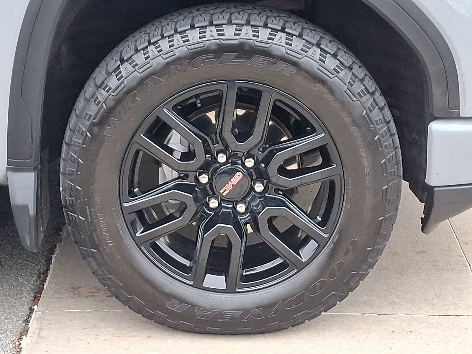 Used 2024 GMC Sierra 1500 Elevation AWD/4WD image 8