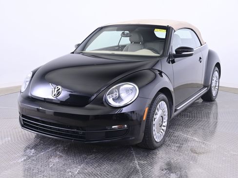 Used 2015 Volkswagen Beetle 1.8T image 11