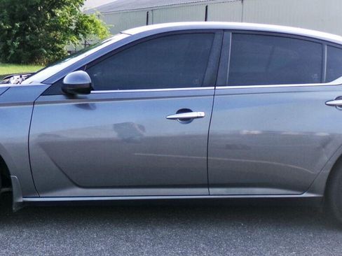 Used 2023 Nissan Altima 2.5 S FWD image 2