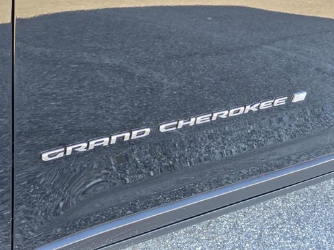 New 2025 Jeep Grand Cherokee Laredo X w/ Luxury Tech Group I image 31