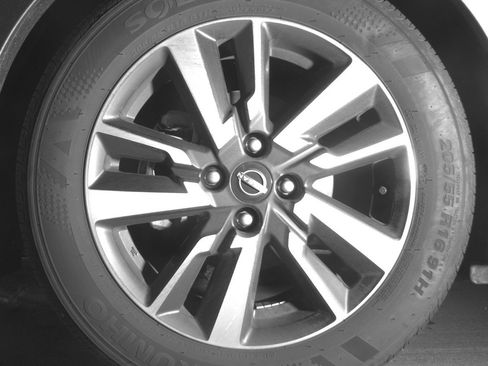 Used 2025 Nissan Versa SV image 12