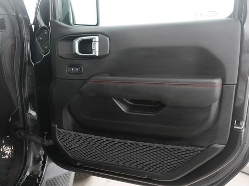 Used 2024 Jeep Wrangler Unlimited Rubicon AWD/4WD image 11