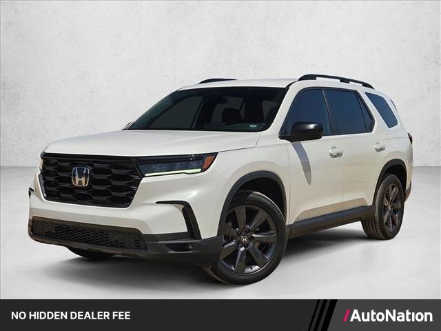 Used 2025 Honda Pilot Sport image 1