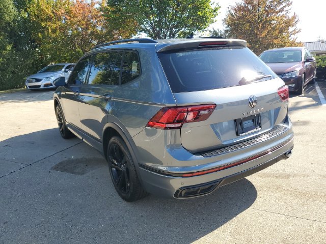 Used 2024 Volkswagen Tiguan SE R-Line AWD/4WD image 3