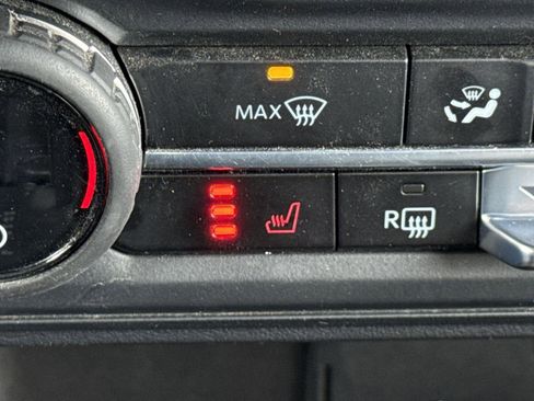 Used 2023 Ford Bronco Wildtrak image 18