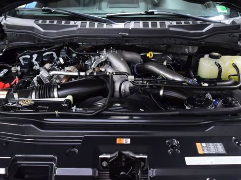 Used 2022 Ford F450 Platinum w/ FX4 Off-Road Package image 31