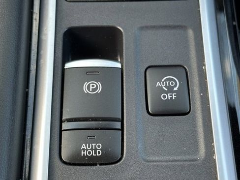 Certified 2024 Nissan Pathfinder SL image 36