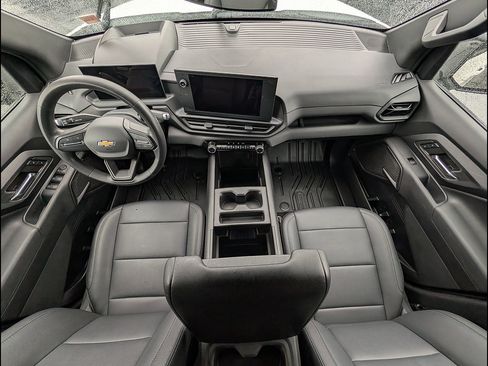 Used 2024 Chevrolet Silverado EV W/T AWD/4WD image 18