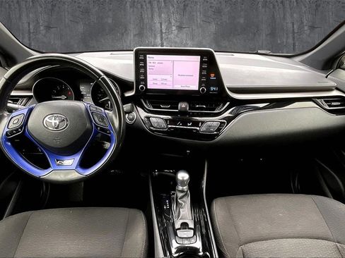 Used 2019 Toyota C-HR XLE image 7
