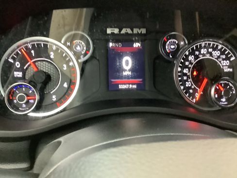 Used 2024 RAM 3500 Big Horn image 21