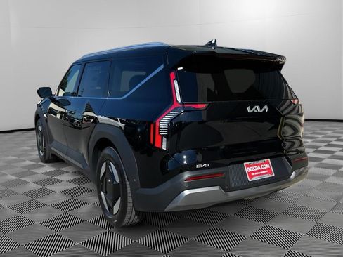 New 2026 Kia EV9 Wind AWD/4WD image 8