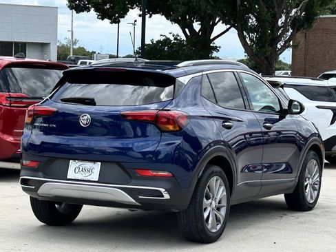 Used 2023 Buick Encore GX Essence w/ Experience Buick Package FWD image 4