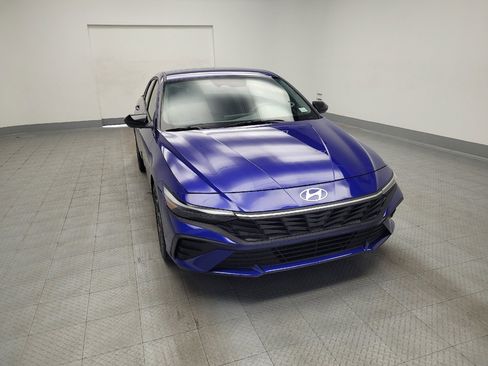 Used 2025 Hyundai Elantra Sport FWD image 14