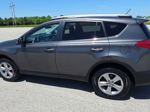 Used 2015 Toyota RAV4 XLE FWD image 7