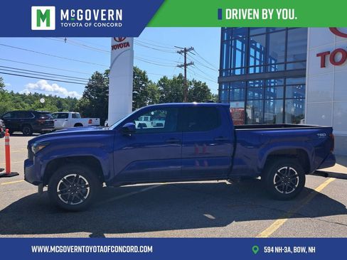 Used 2025 Toyota Tacoma TRD Sport AWD/4WD image 2