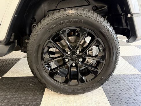 Used 2021 Jeep Wrangler Unlimited Sahara AWD/4WD image 17