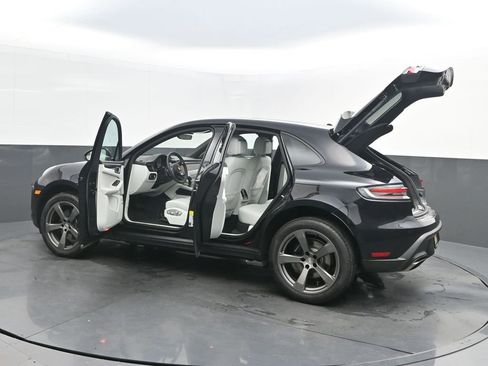 New 2026 Porsche Macan AWD/4WD image 40