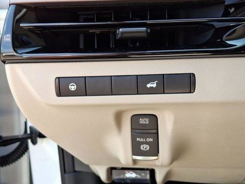 New 2025 Nissan Murano SV image 16