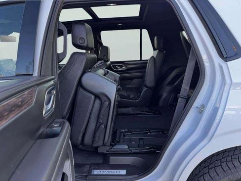 Used 2023 Chevrolet Tahoe Z71 w/ Luxury Package AWD/4WD image 38