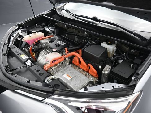 Used 2018 Toyota RAV4 Limited AWD/4WD image 52