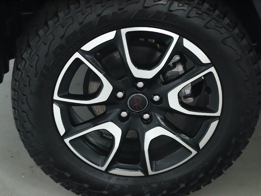 Used 2025 Jeep Compass Trailhawk AWD/4WD image 12