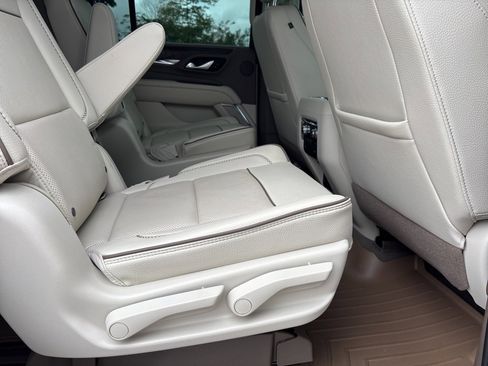Used 2022 GMC Yukon Denali image 13